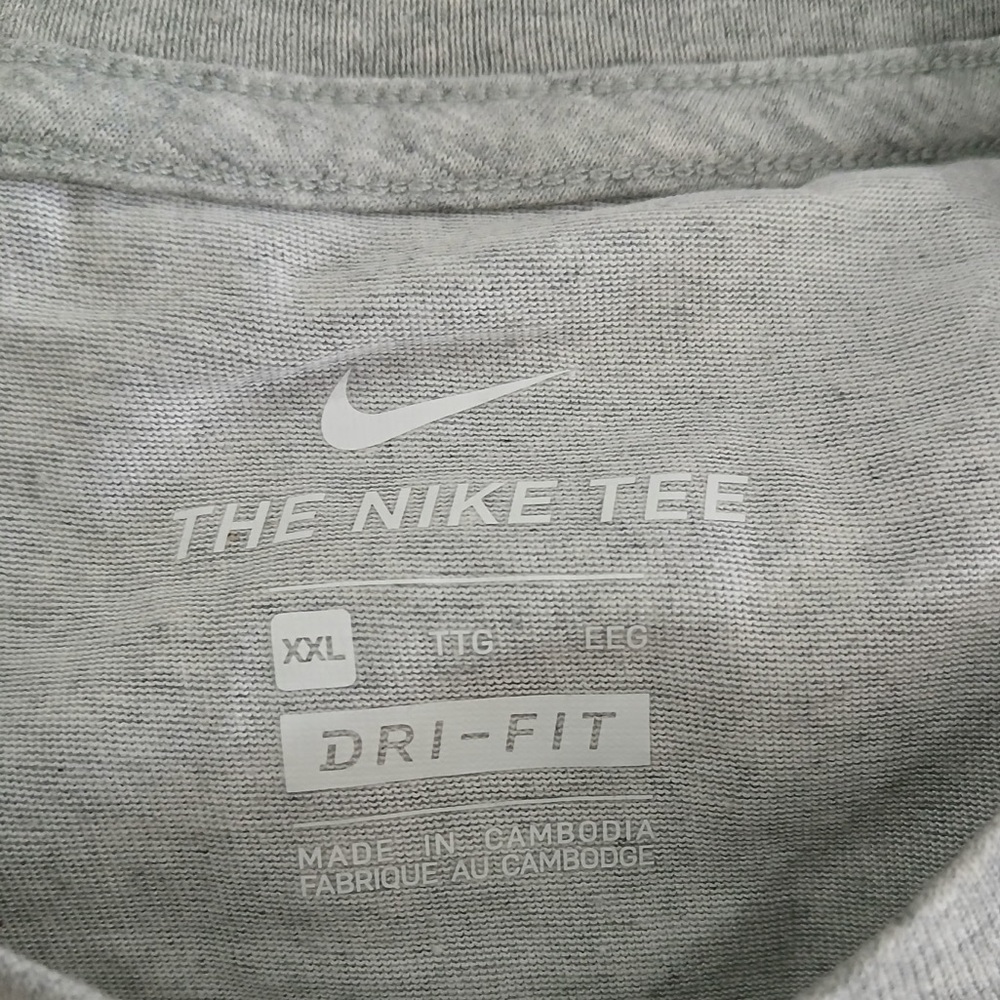 Nike Men's Light Gray Short Sleeve Tee - Picture 3 of 4